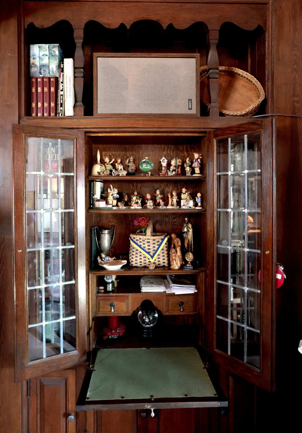 At home with Mary and Jerry Whitley